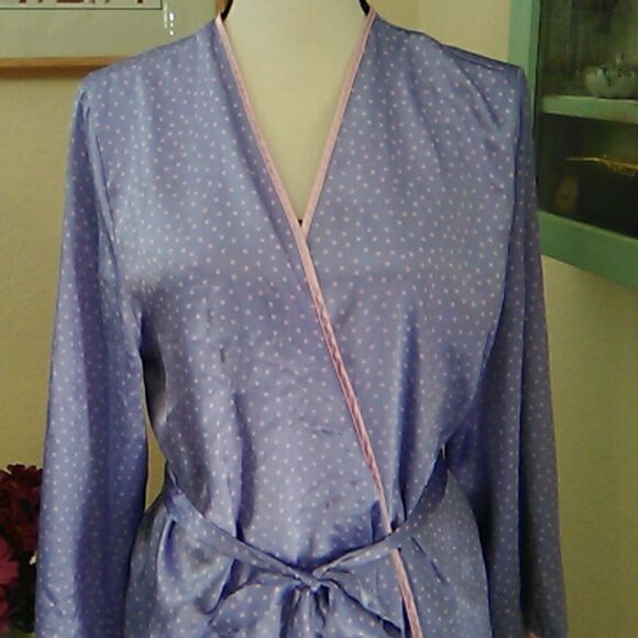 Morgan Taylor Satin Robe - Picture 2 of 11